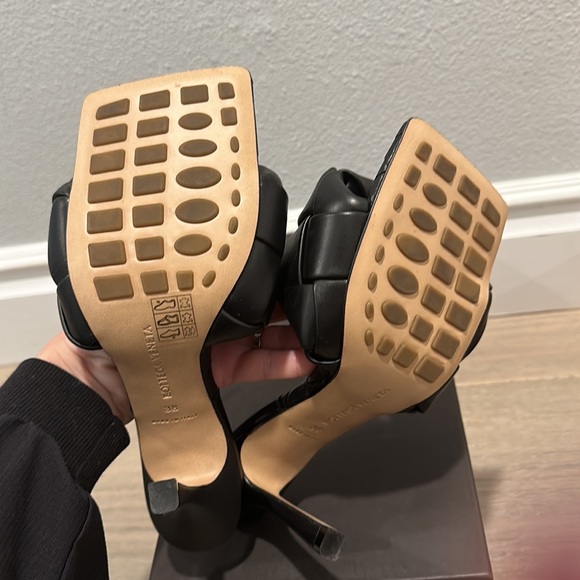 Worn once authentic nappa lido heels - Picture 4 of 5